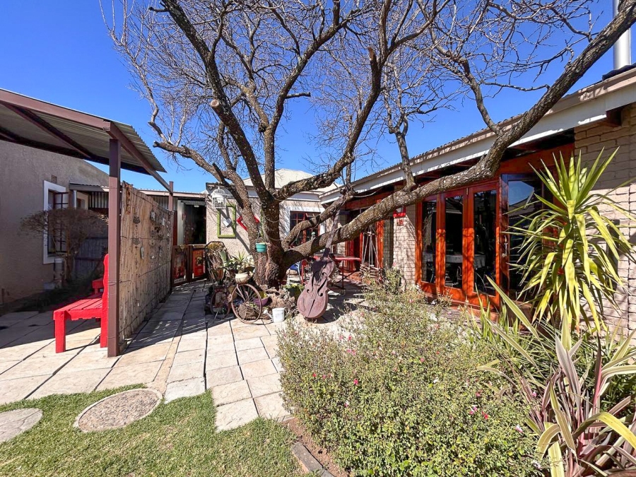 6 Bedroom Property for Sale in Parys Free State